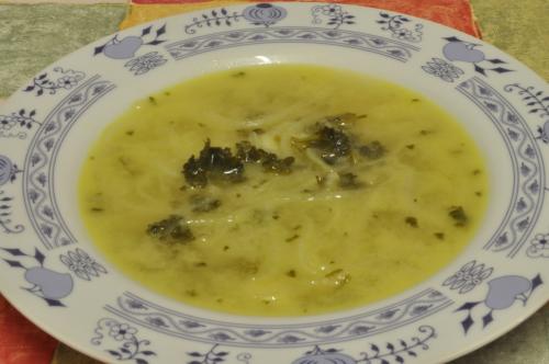 Polévka cibulová pikantní z Jičínska – Snadné recept z Česko kuchyně, hotový za 30 - 45 minut